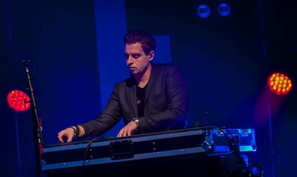 Feest DJ Douwe Hoekstra