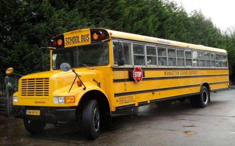 03_123_trouwauto_amerikaanse-schoolbus