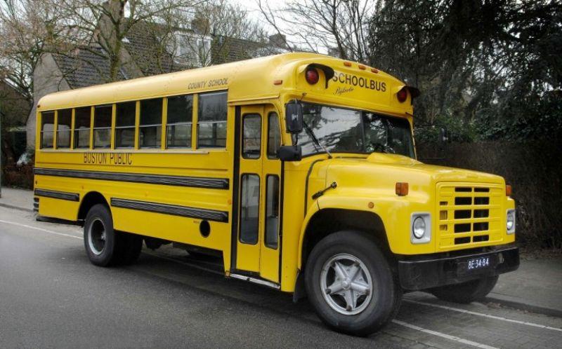 04_123_trouwauto_amerikaanse-trouwbus