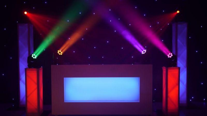 2_dutch_dj_wedding_dj-booth